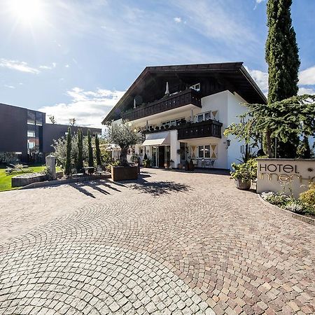 Hotel Landhaus Innerhofer Schenna Exterior photo